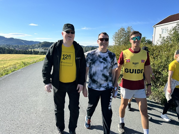 Historic March: Association President Terje Andre Olsen, Secretary General Per Inge Bjerknes, and Sports Advisor Adrian Lindgren during the march in Trondheim. Photo: Thea Bårdsdatter Foslie